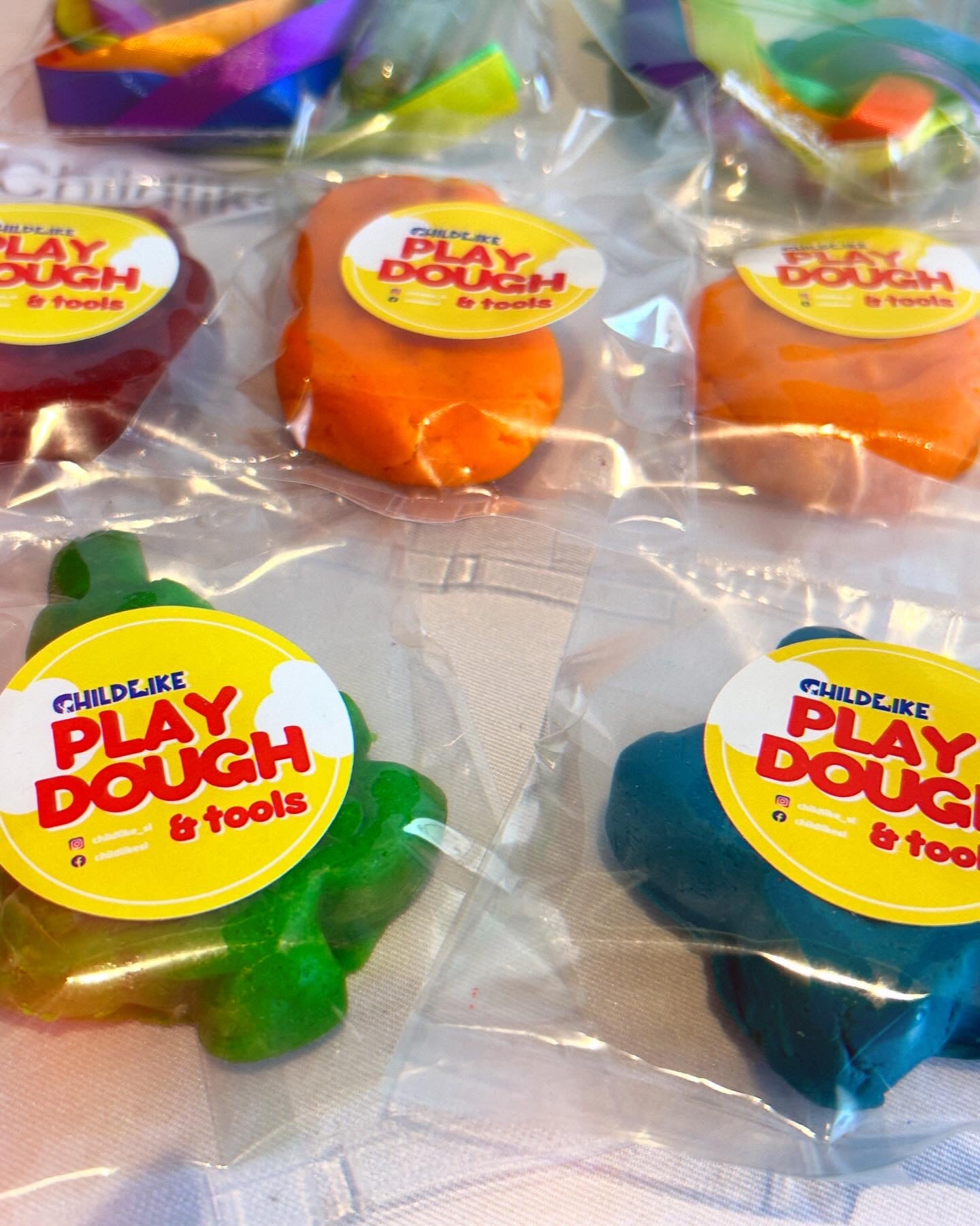 Play dough Party favours
